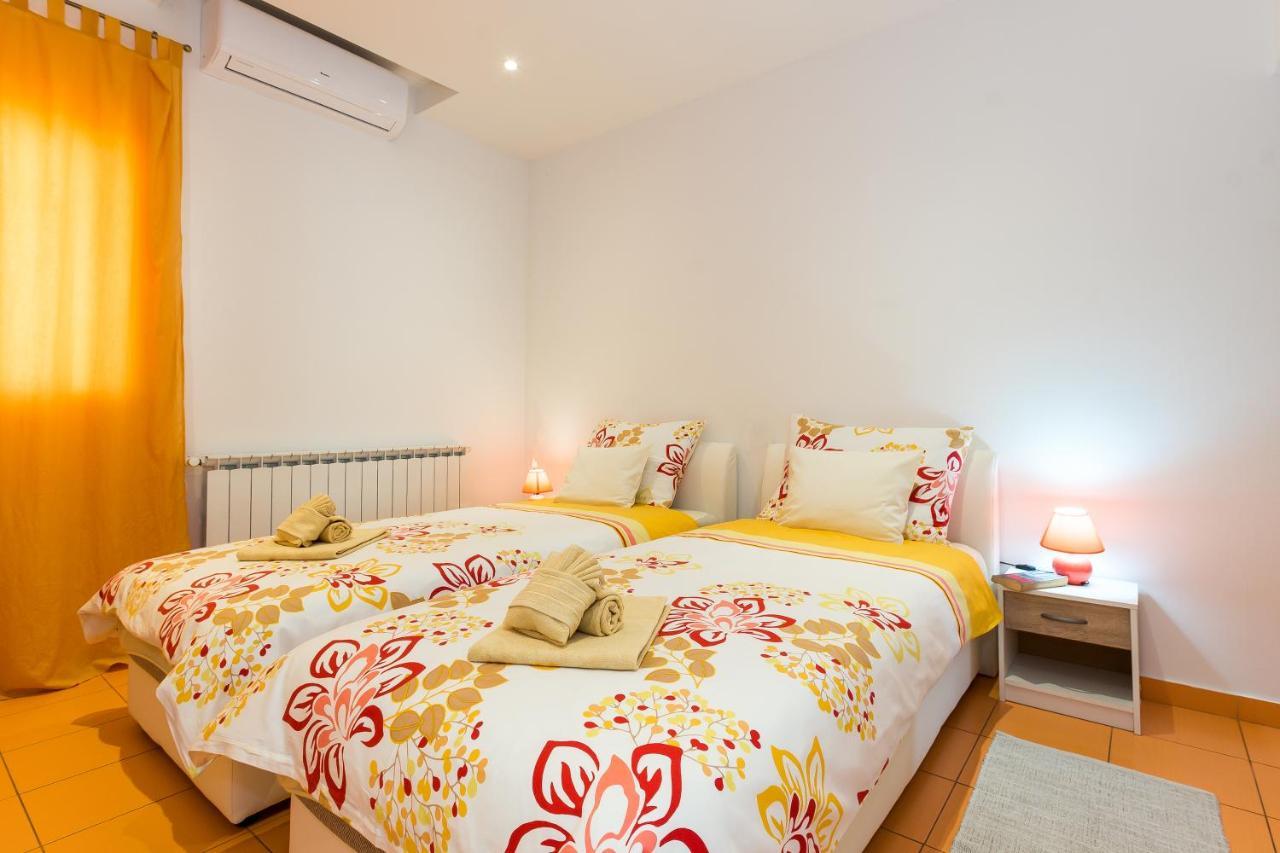 Guest House Slatki Snovi Knin Εξωτερικό φωτογραφία
