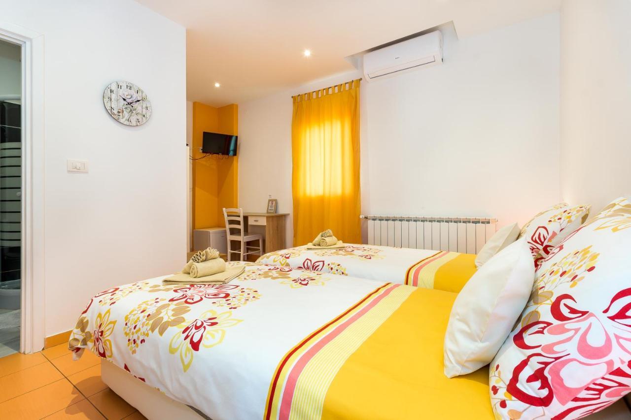 Guest House Slatki Snovi Knin Εξωτερικό φωτογραφία