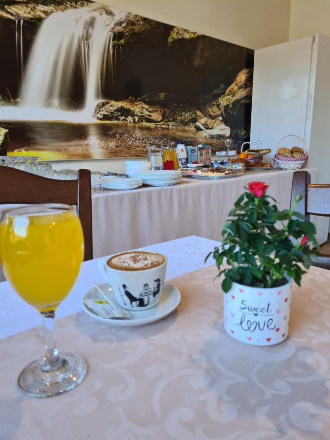 Guest House Slatki Snovi Knin Εξωτερικό φωτογραφία