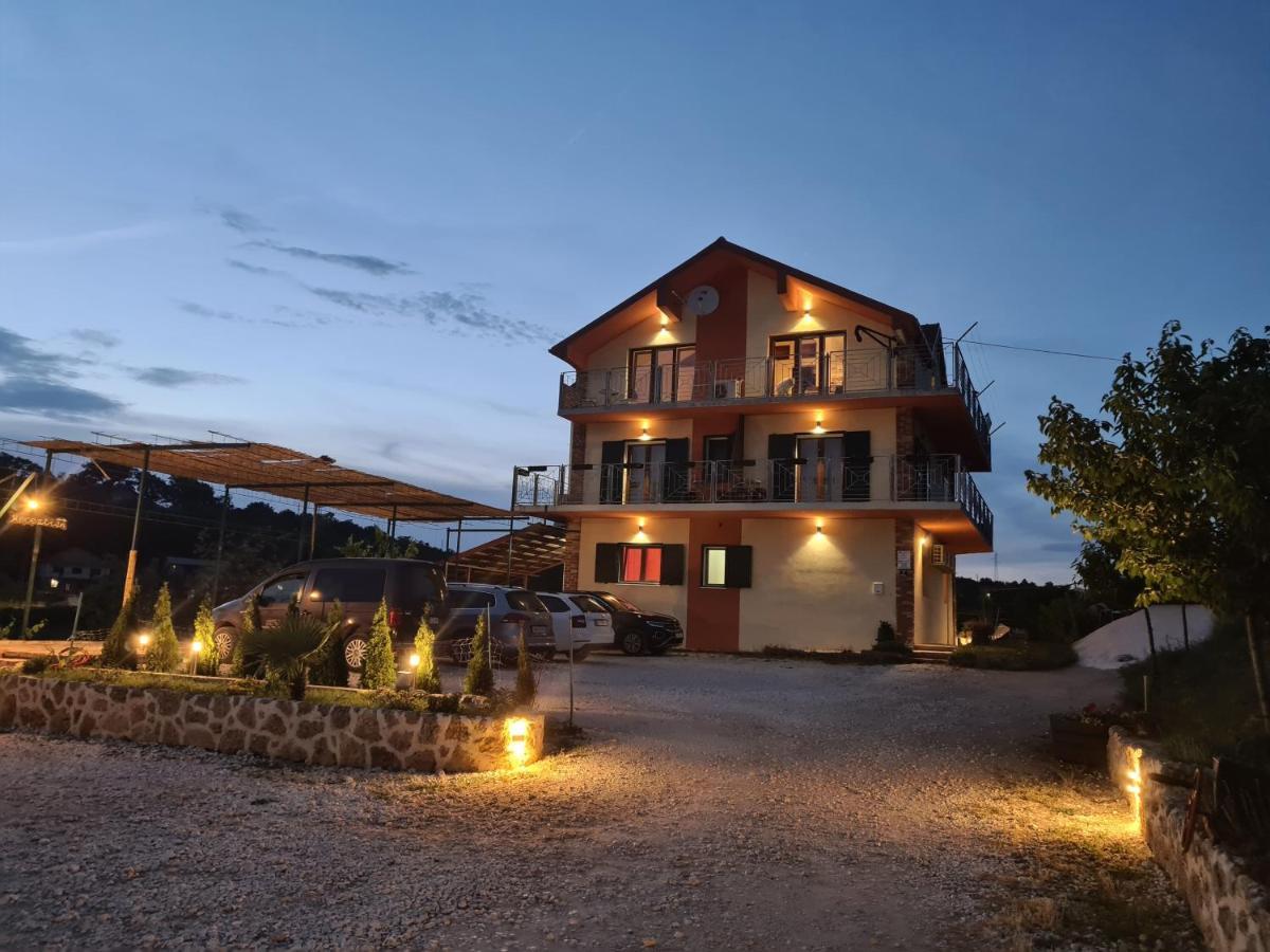 Guest House Slatki Snovi Knin Εξωτερικό φωτογραφία