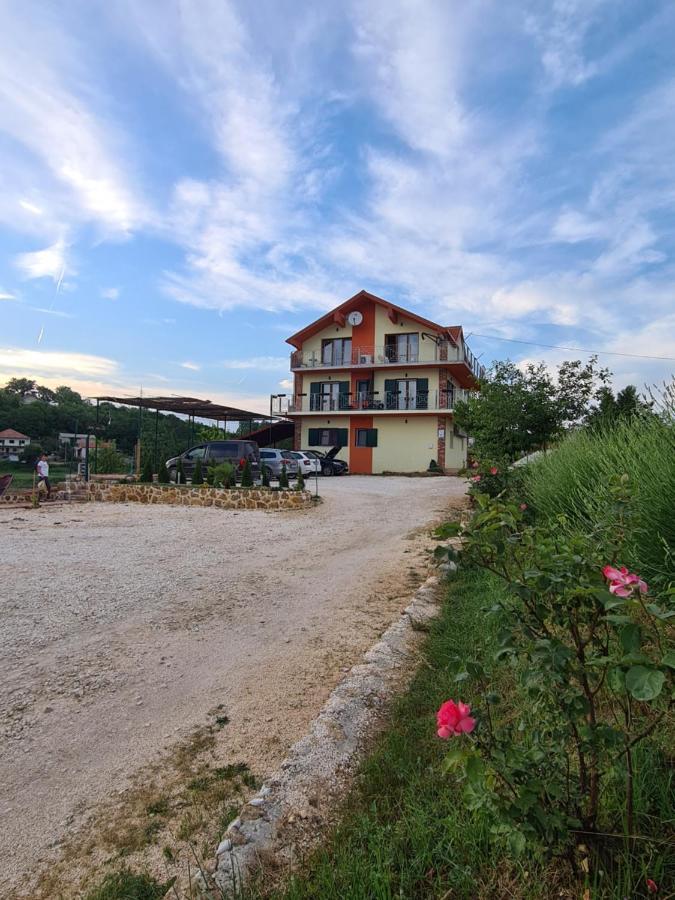 Guest House Slatki Snovi Knin Εξωτερικό φωτογραφία
