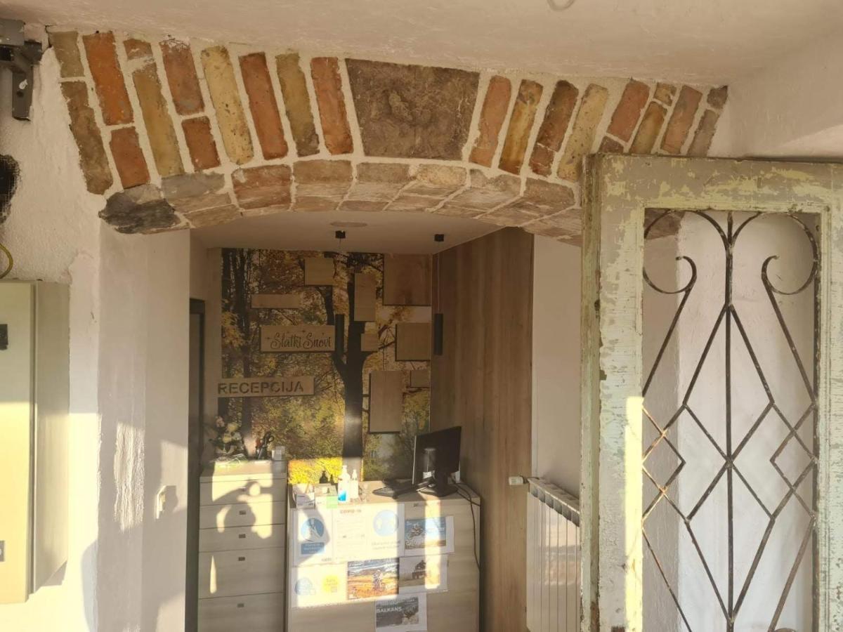 Guest House Slatki Snovi Knin Εξωτερικό φωτογραφία
