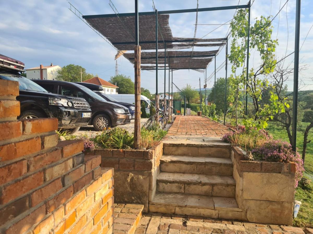 Guest House Slatki Snovi Knin Εξωτερικό φωτογραφία