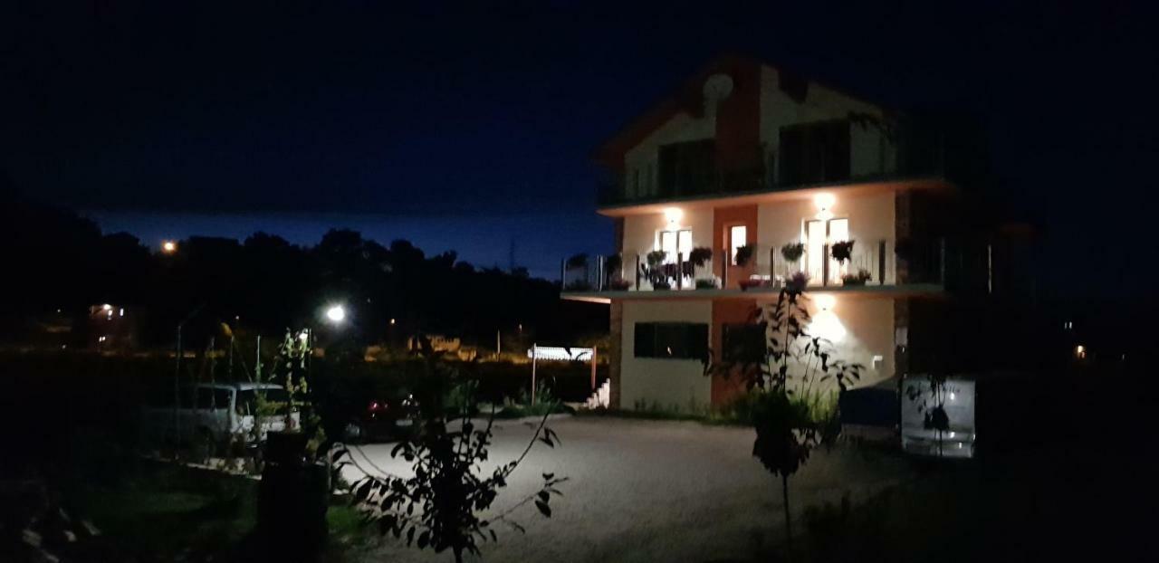 Guest House Slatki Snovi Knin Εξωτερικό φωτογραφία